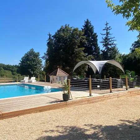 Les Hauts Complex Hébergement de vacances Coulaures